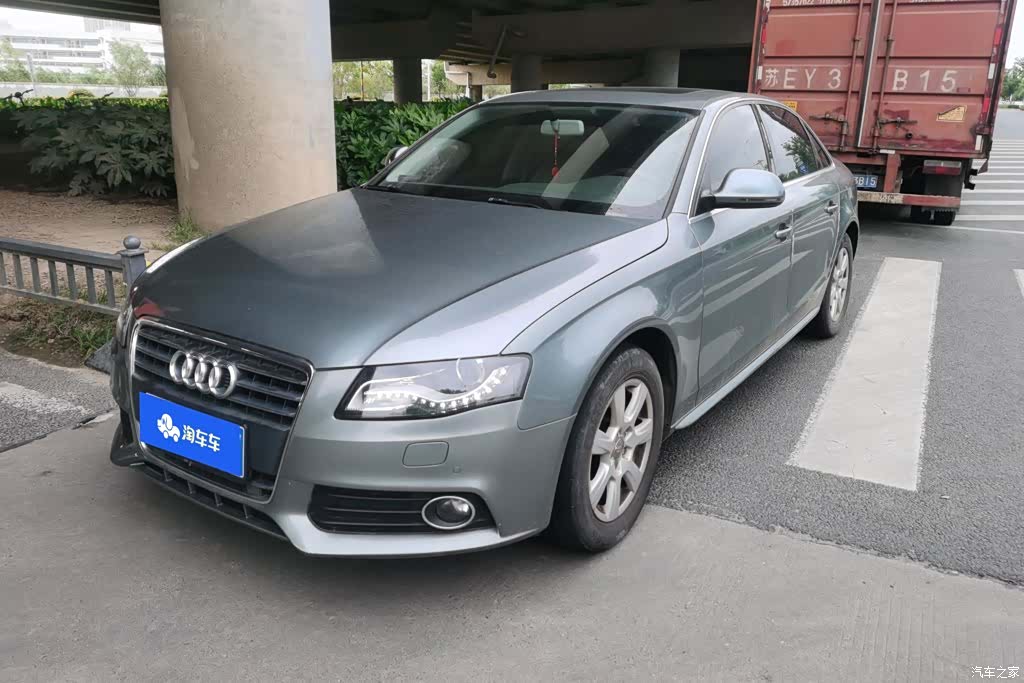 Audi A4L, 2012 1