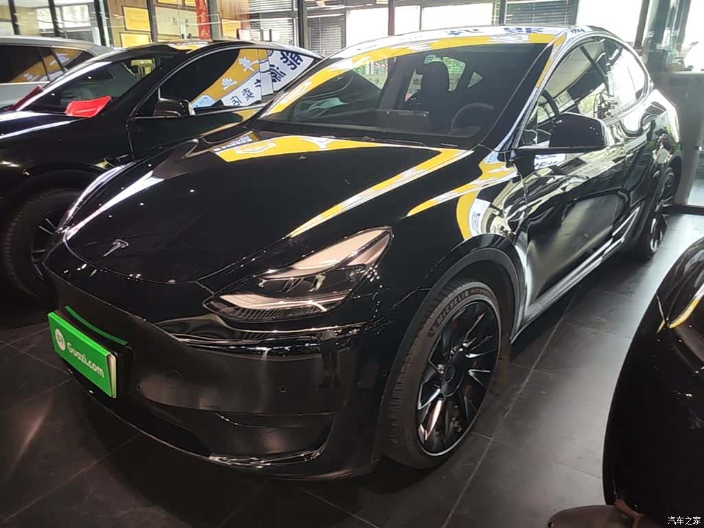Tesla Model Y, 2022 2