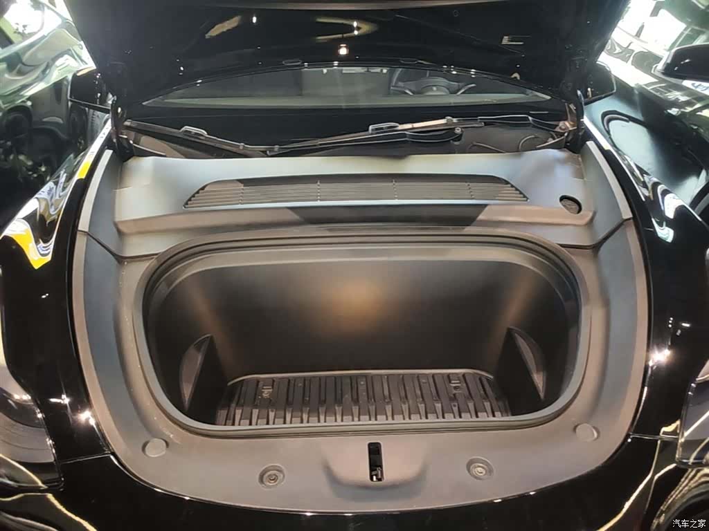Tesla Model Y, 2022 20