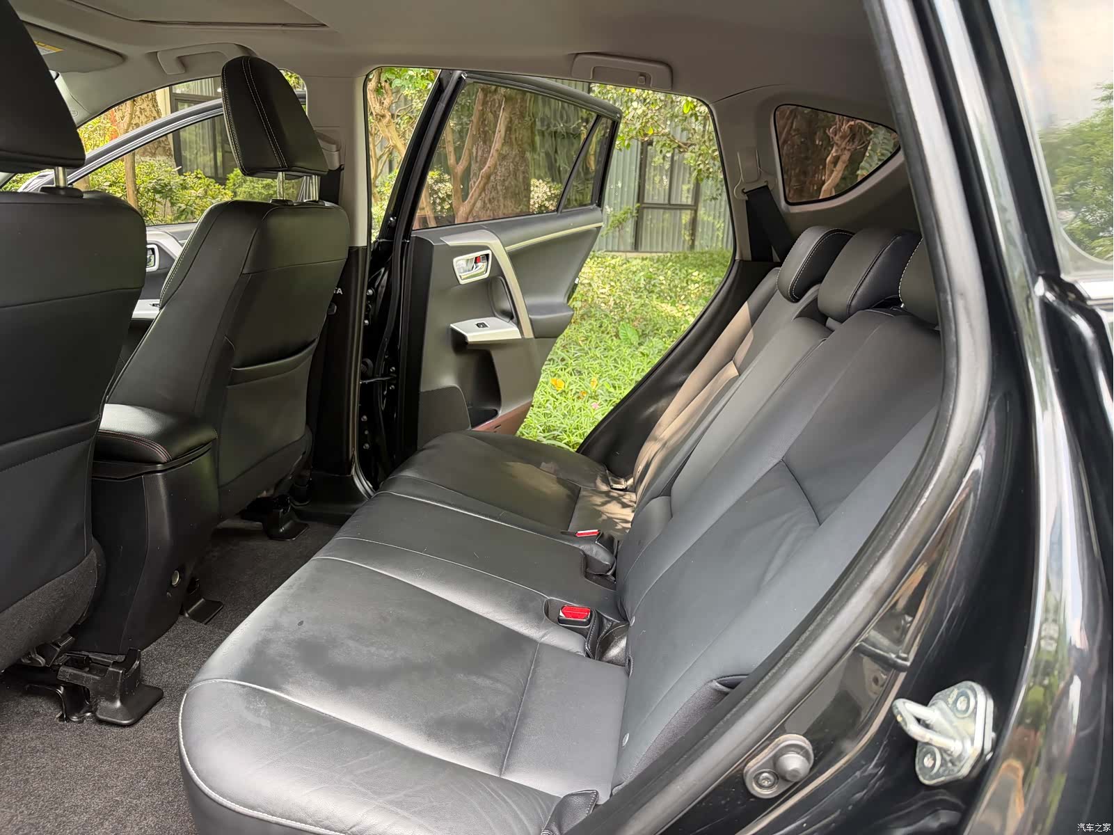 Toyota RAV4, 2017 16