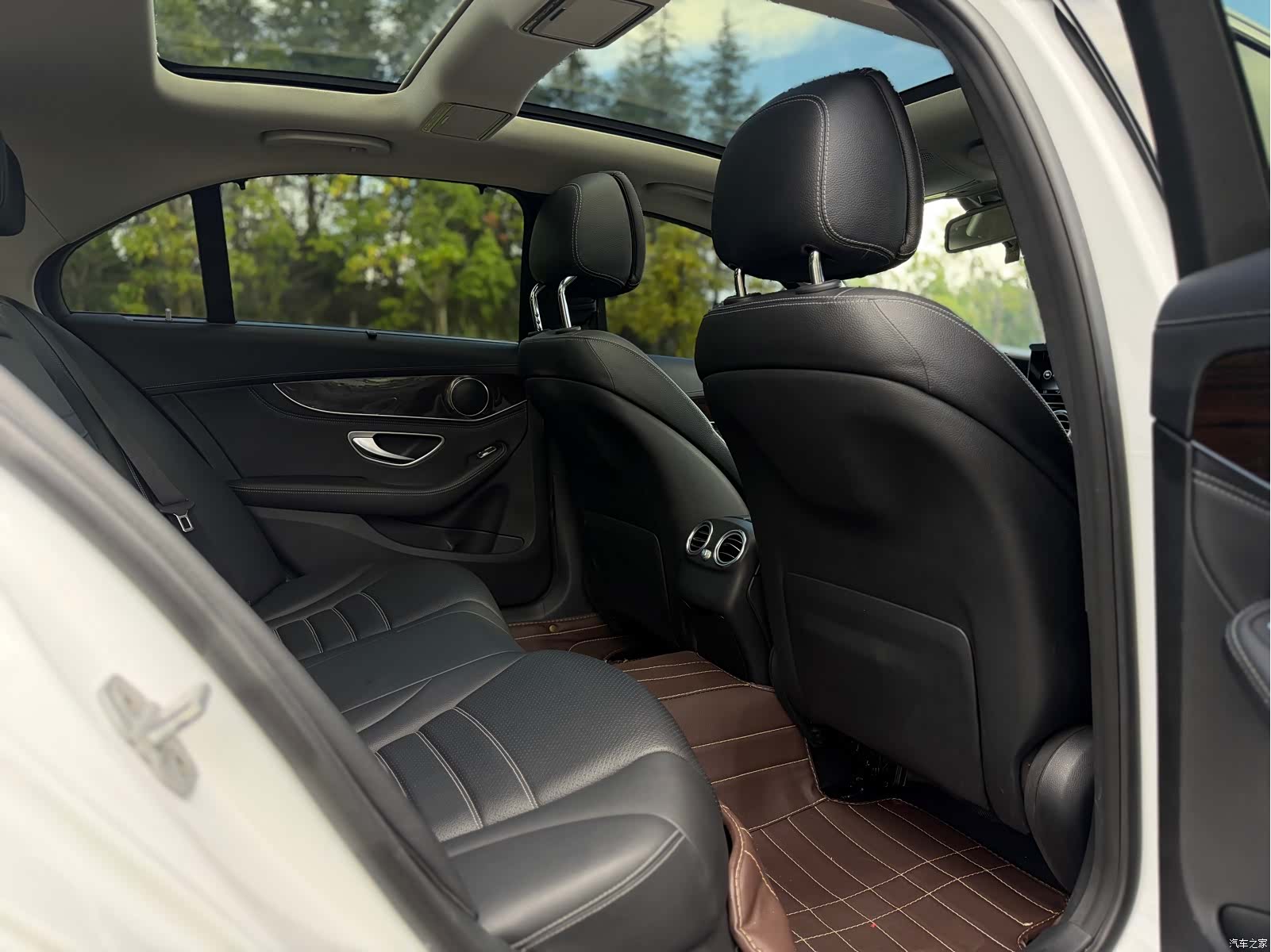 Mercedes-Benz C-Class, 2015 17