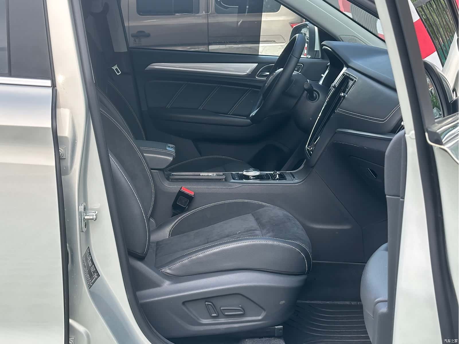 Roewe RX5, 2019 7