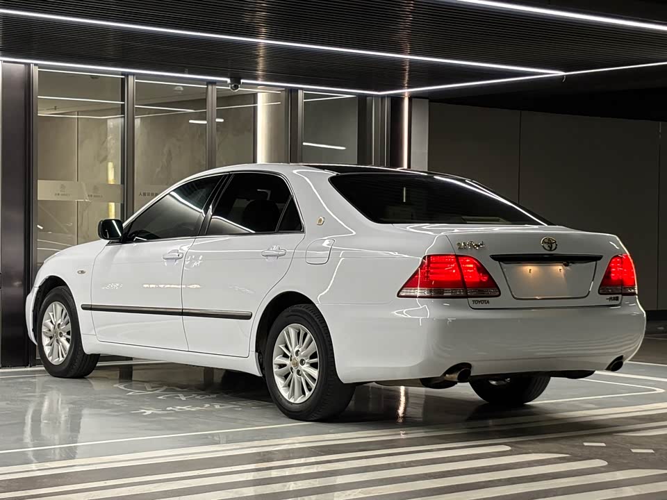 Toyota crown