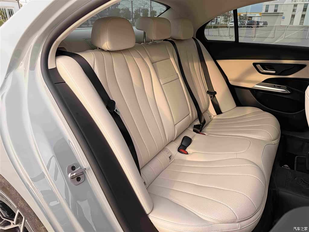 Mercedes-Benz E-Class, 2026 15