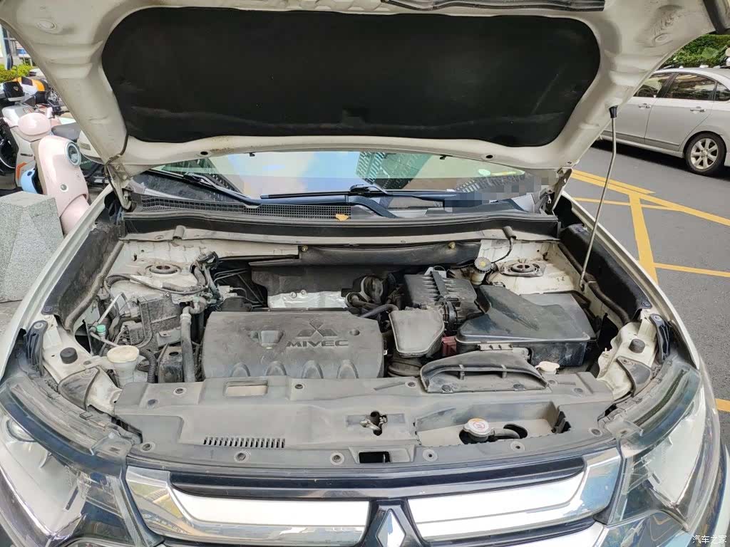 Mitsubishi Outlander, 2018 11