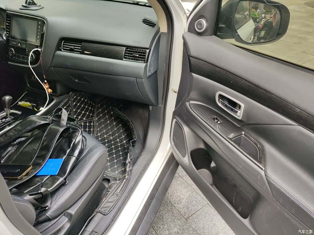 Mitsubishi Outlander, 2018 20