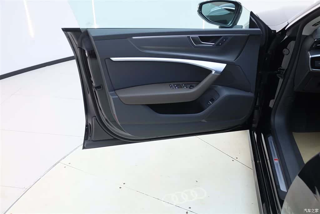 Audi A7L, 2024 16