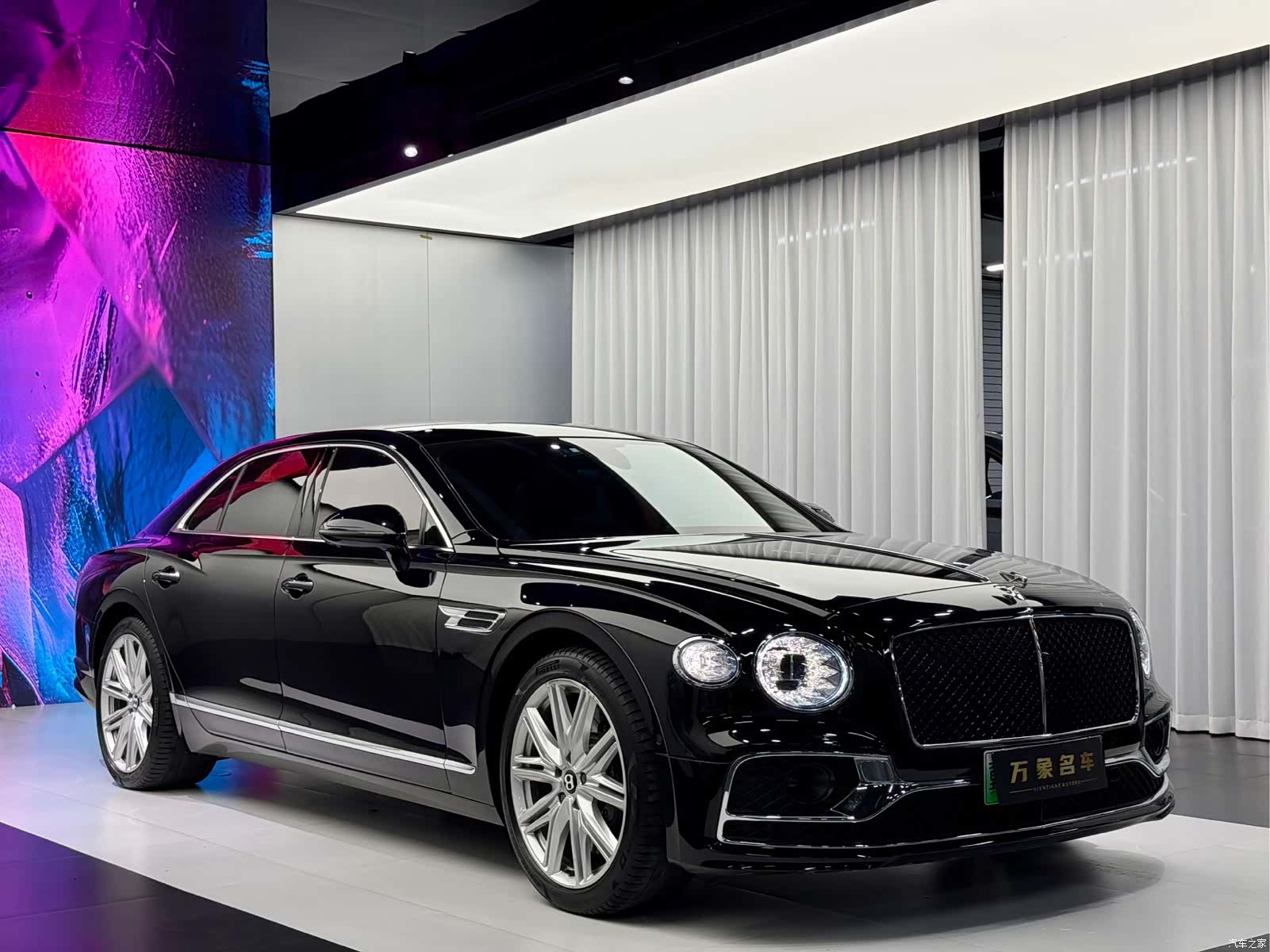 Bentley Flying Spur, 2024 3