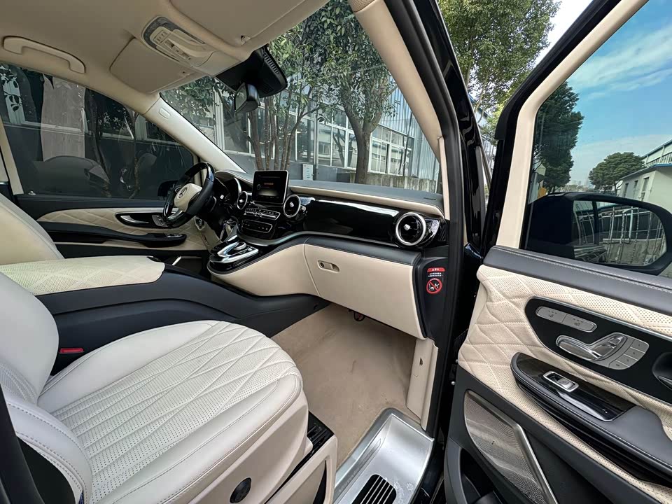 Mercedes-Benz V-class