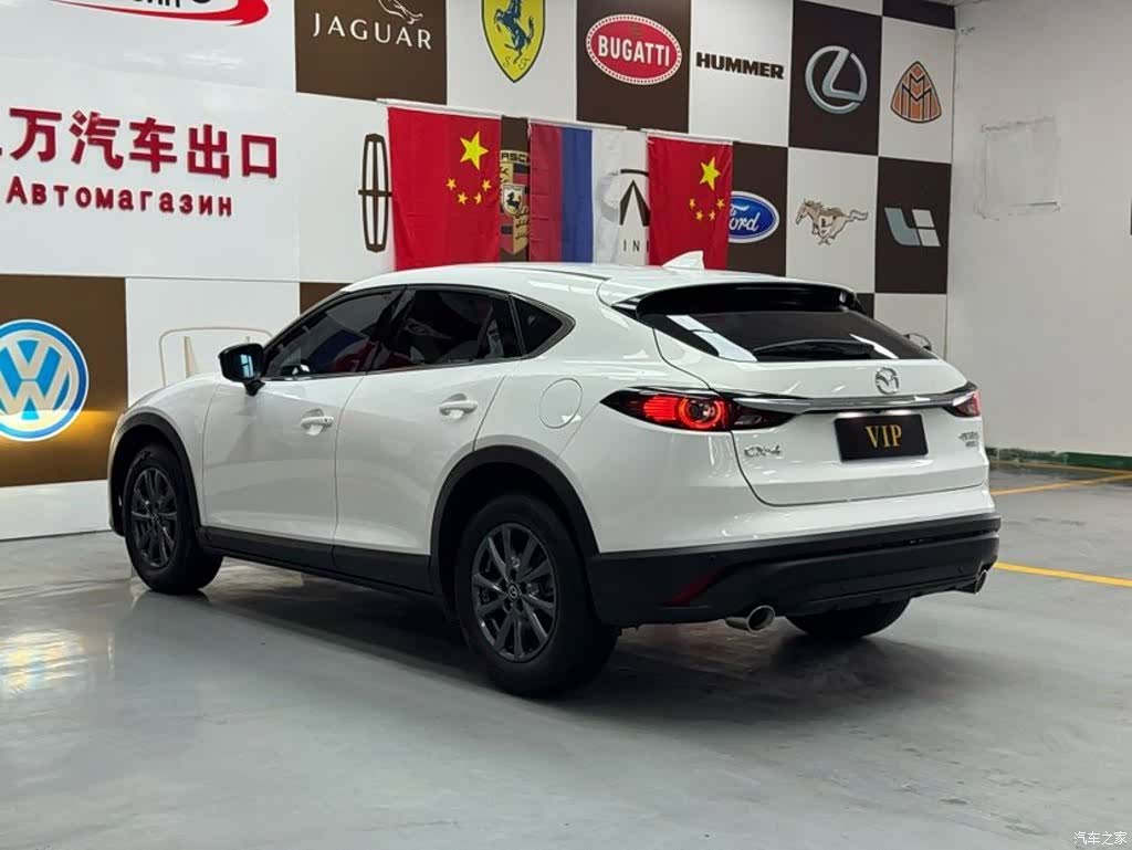 Mazda CX-4, 2023 4