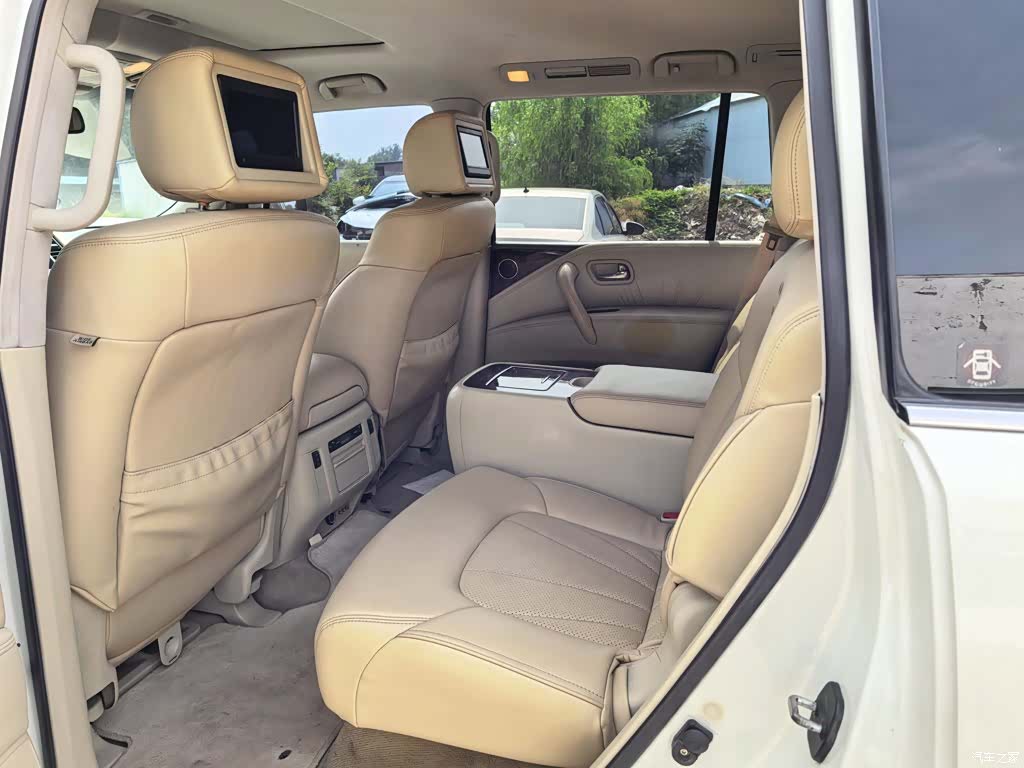 Infiniti QX56, 2012 6