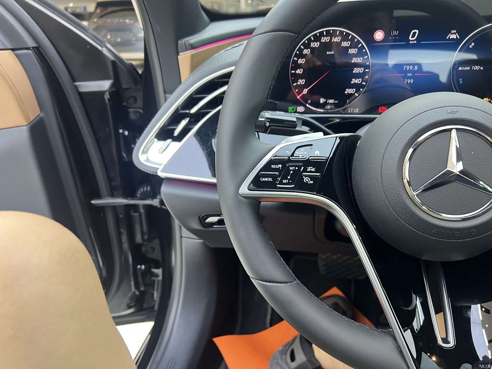 Mercedes-Benz E-Class, 2025 13