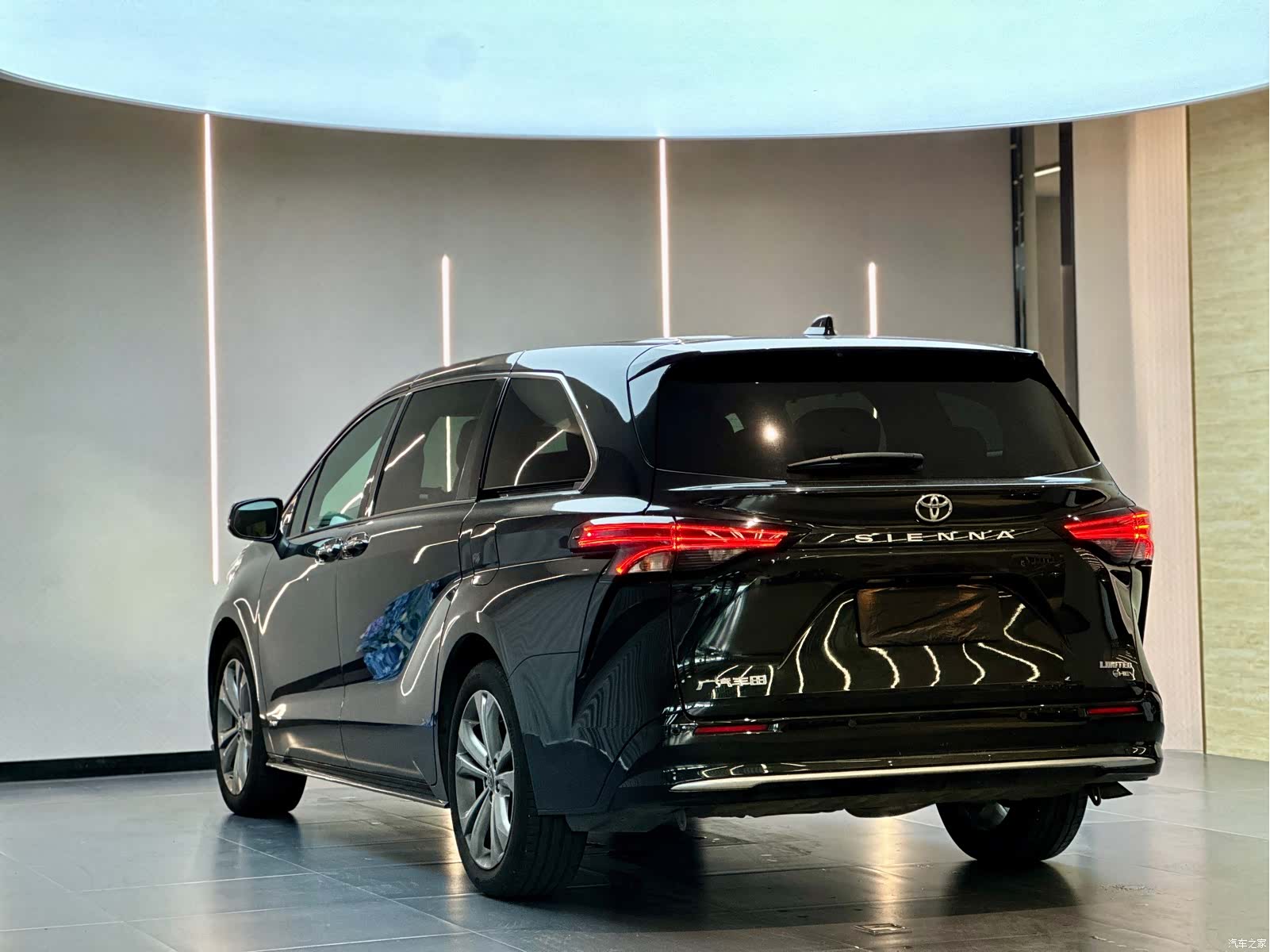 Toyota Sienna, 2025 10