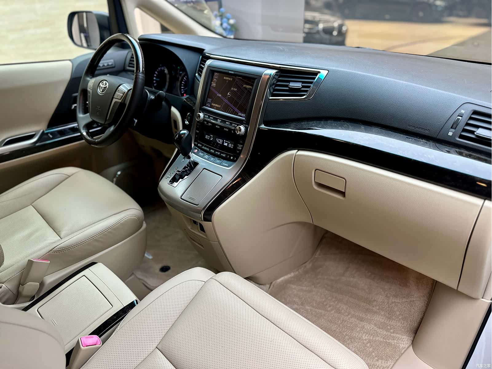 Toyota Alphard, 2015 7