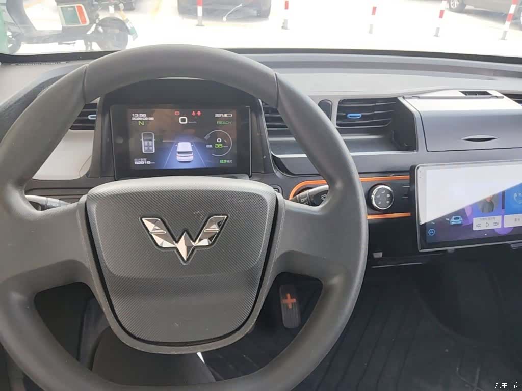 Wuling MINIEV, 2020 10