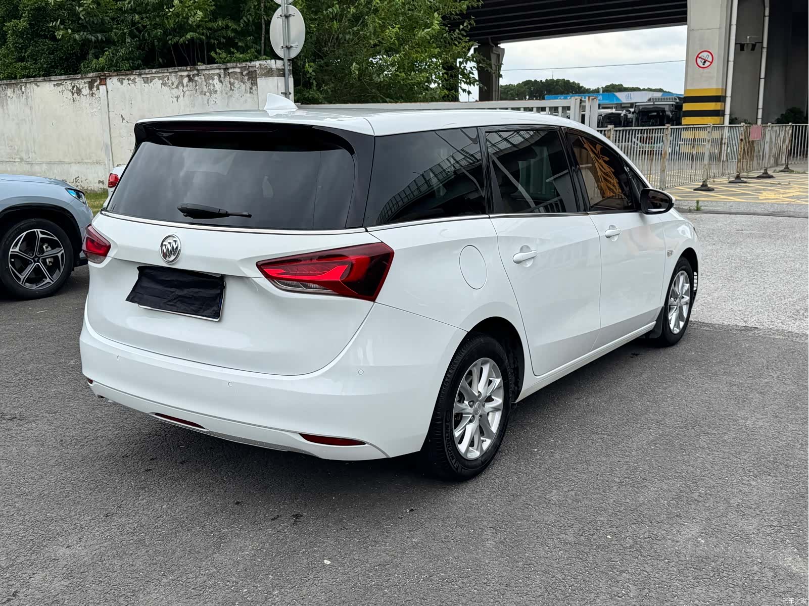 Buick GL6, 2018 19