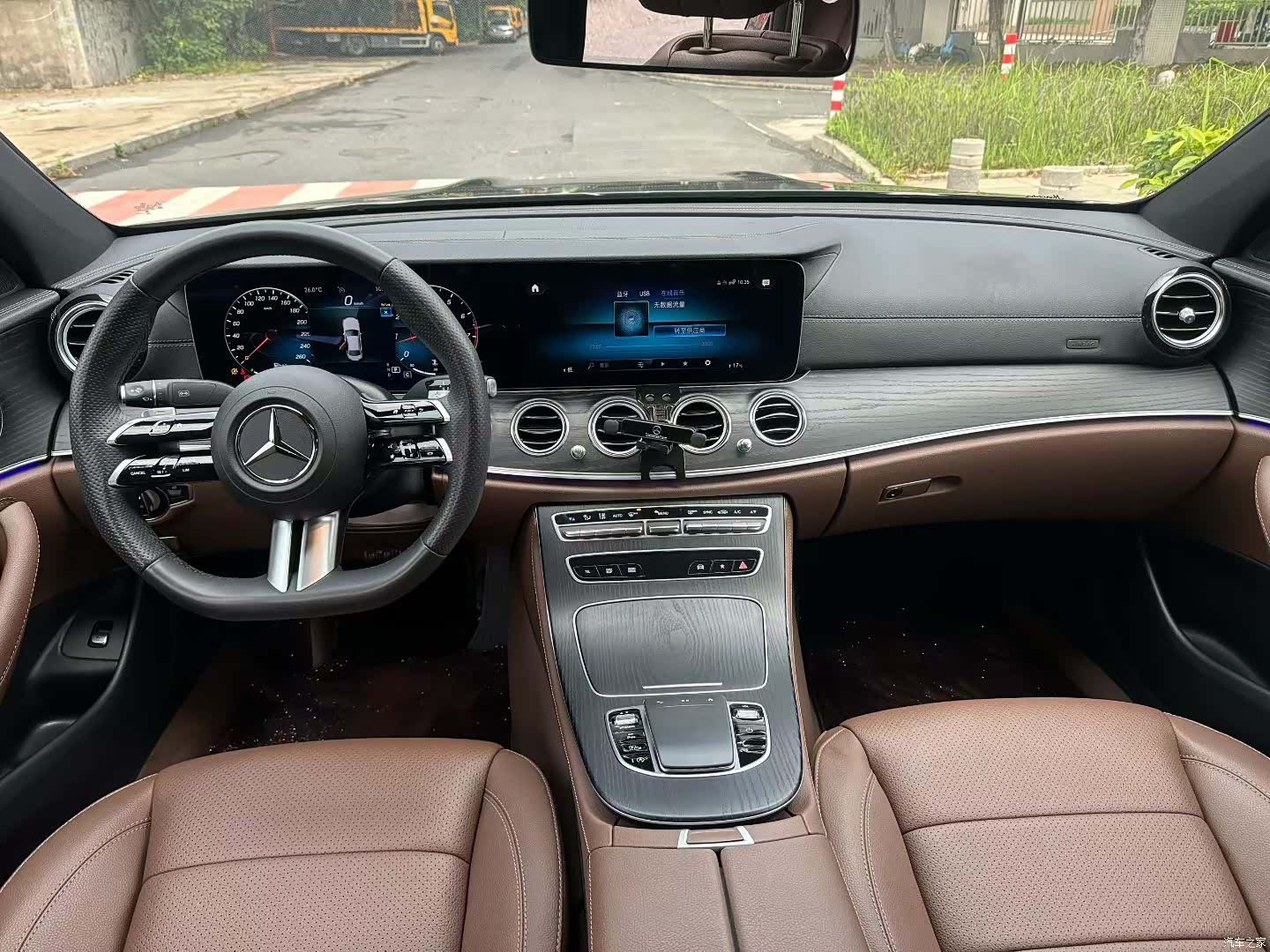 Mercedes-Benz E-Class, 2024 8