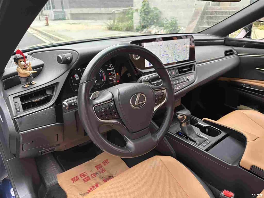 Lexus ES, 2023 16