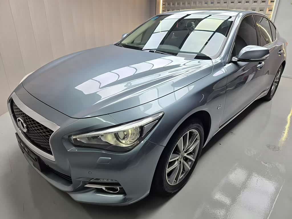 Infiniti Q50L