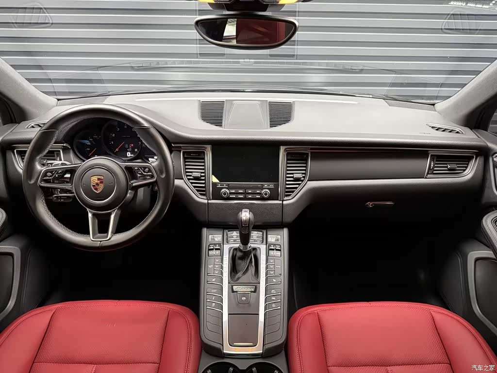 Porsche Macan, 2018 все фото