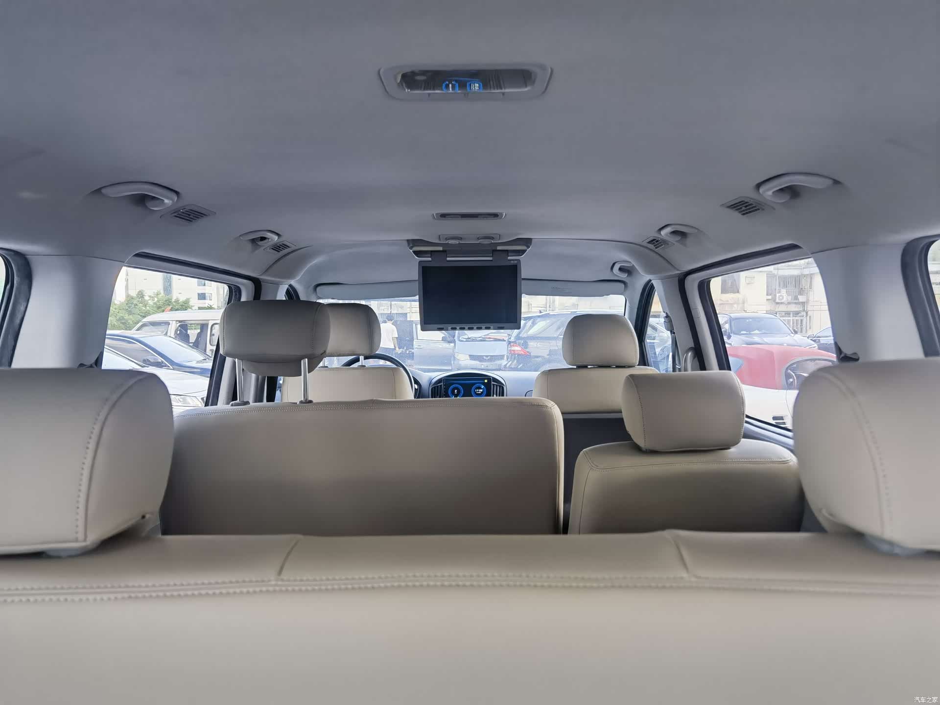 Hyundai H-1, 2014 8