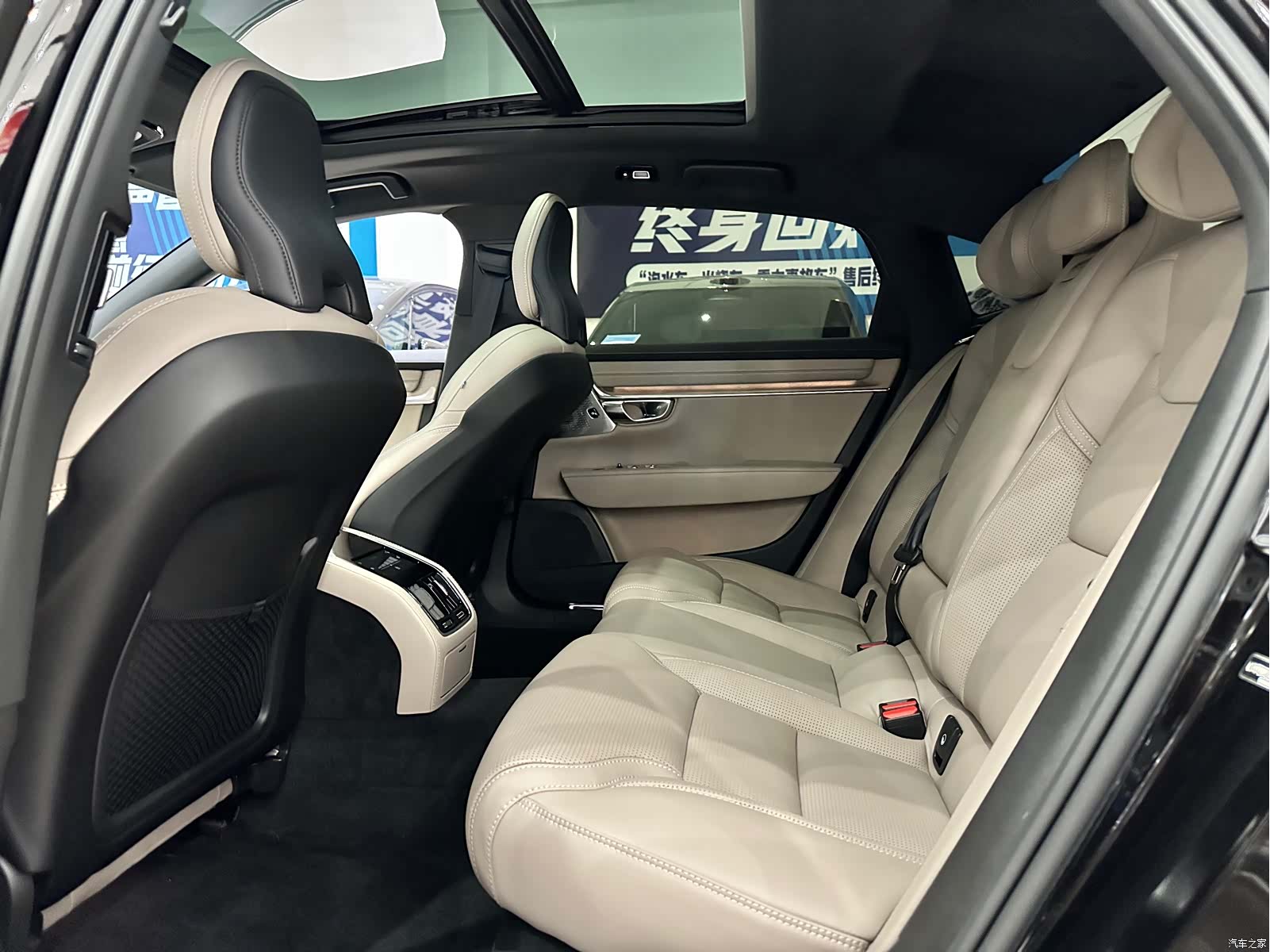 Volvo S90, 2025 10
