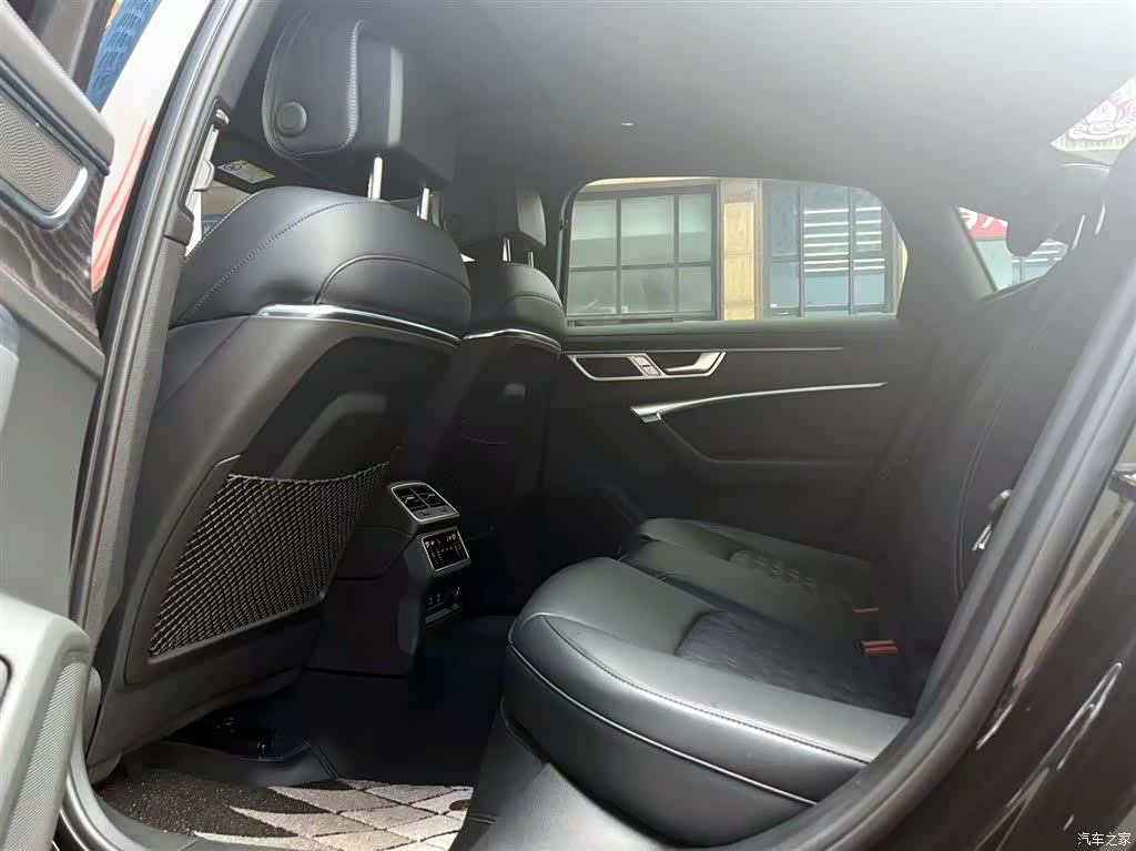 Audi A6L, 2025 10