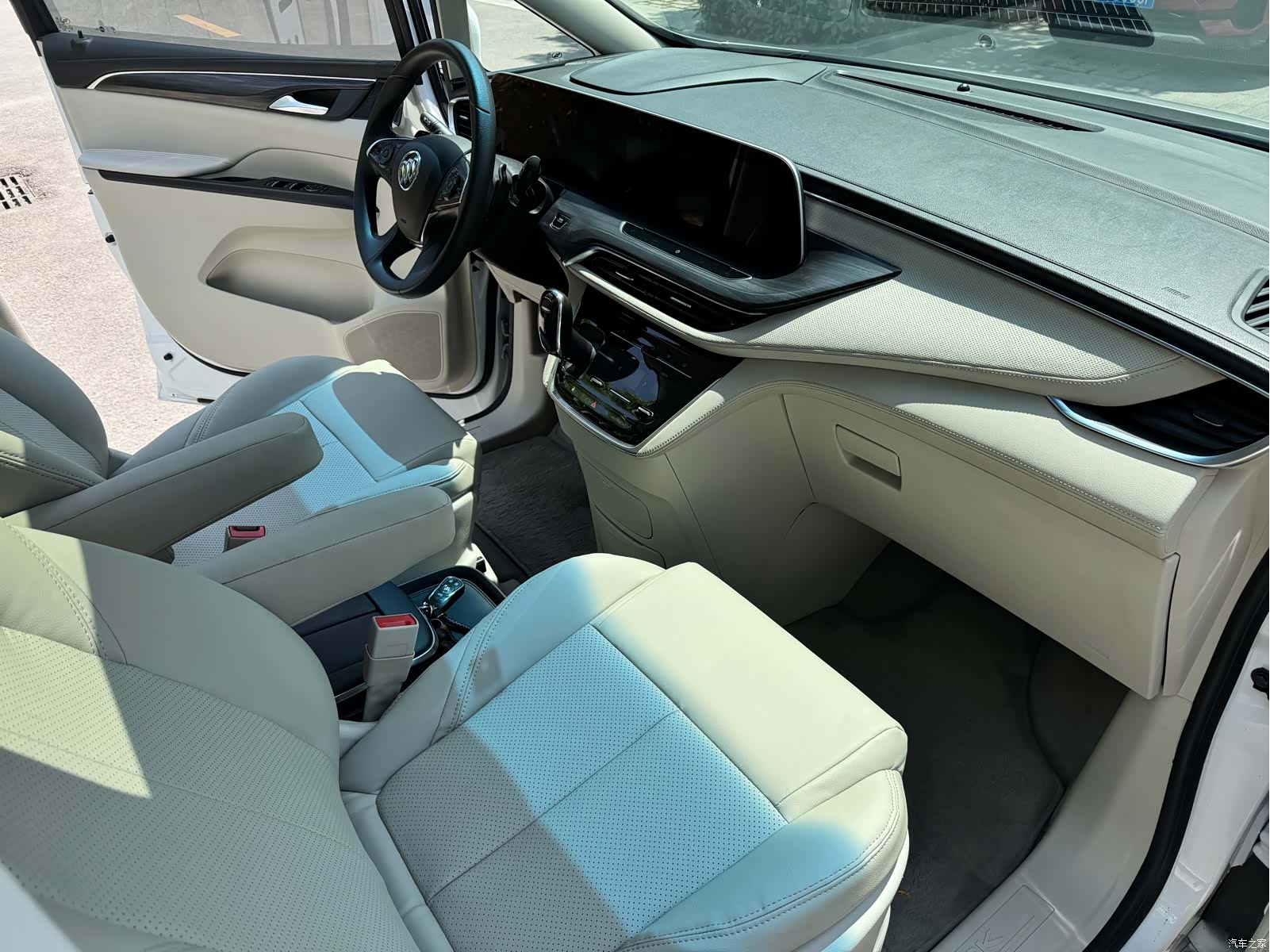Buick GL8, 2022 10