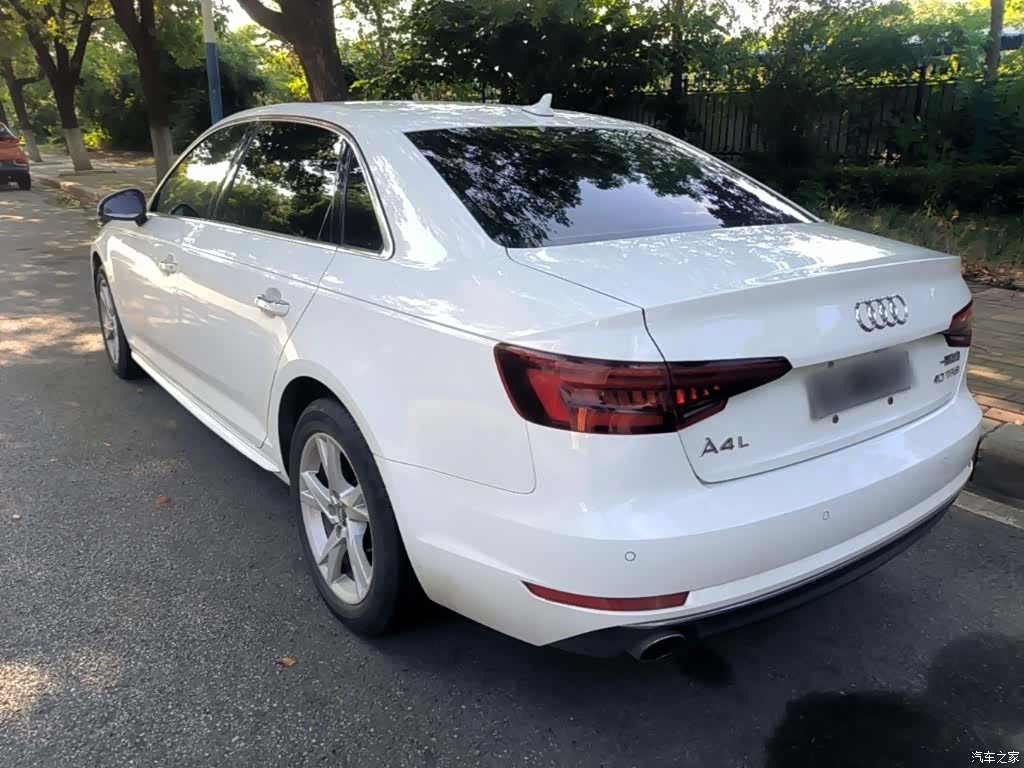 Audi A4L, 2018 все фото