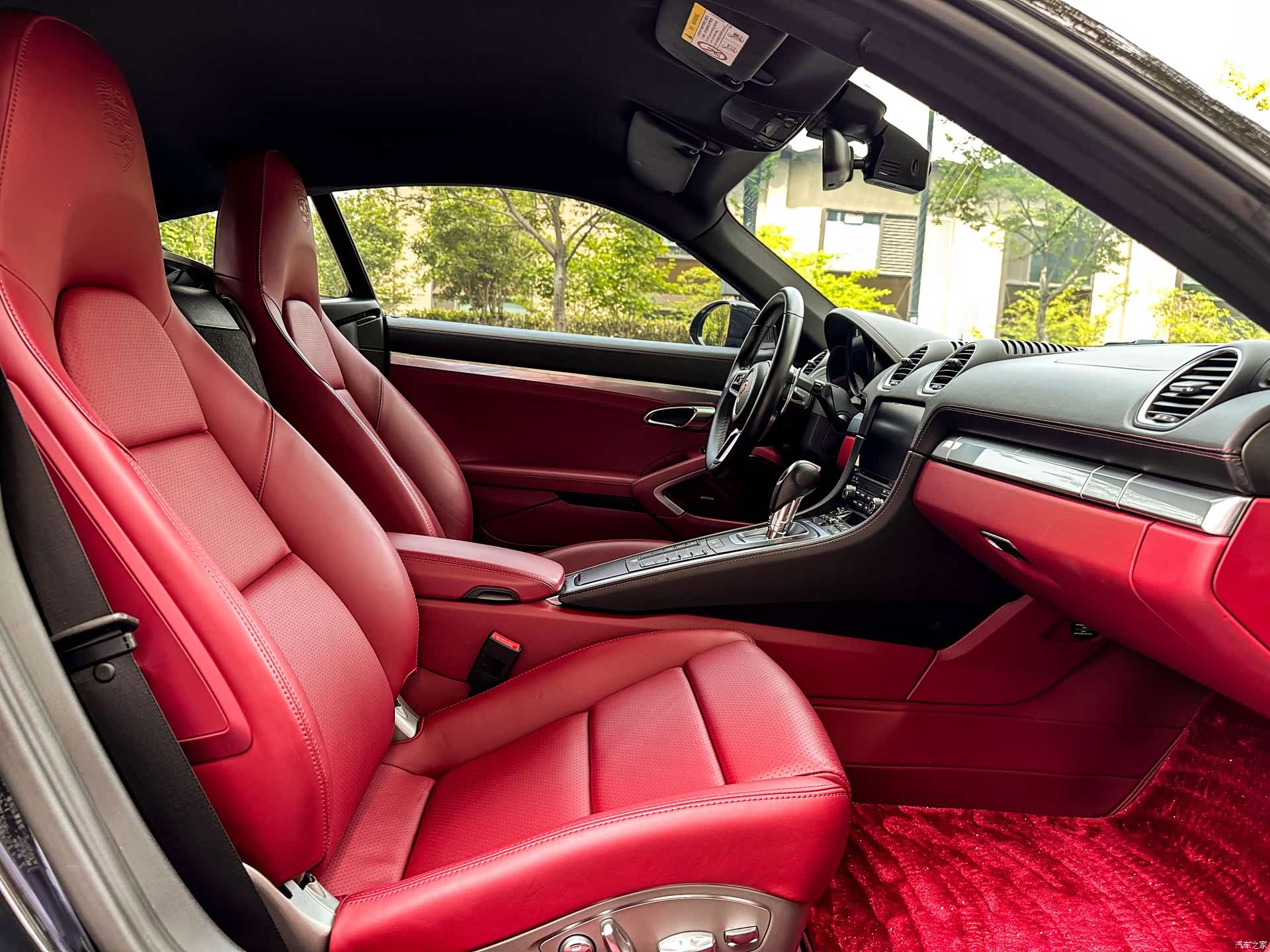 Porsche Cayman, 2022 11