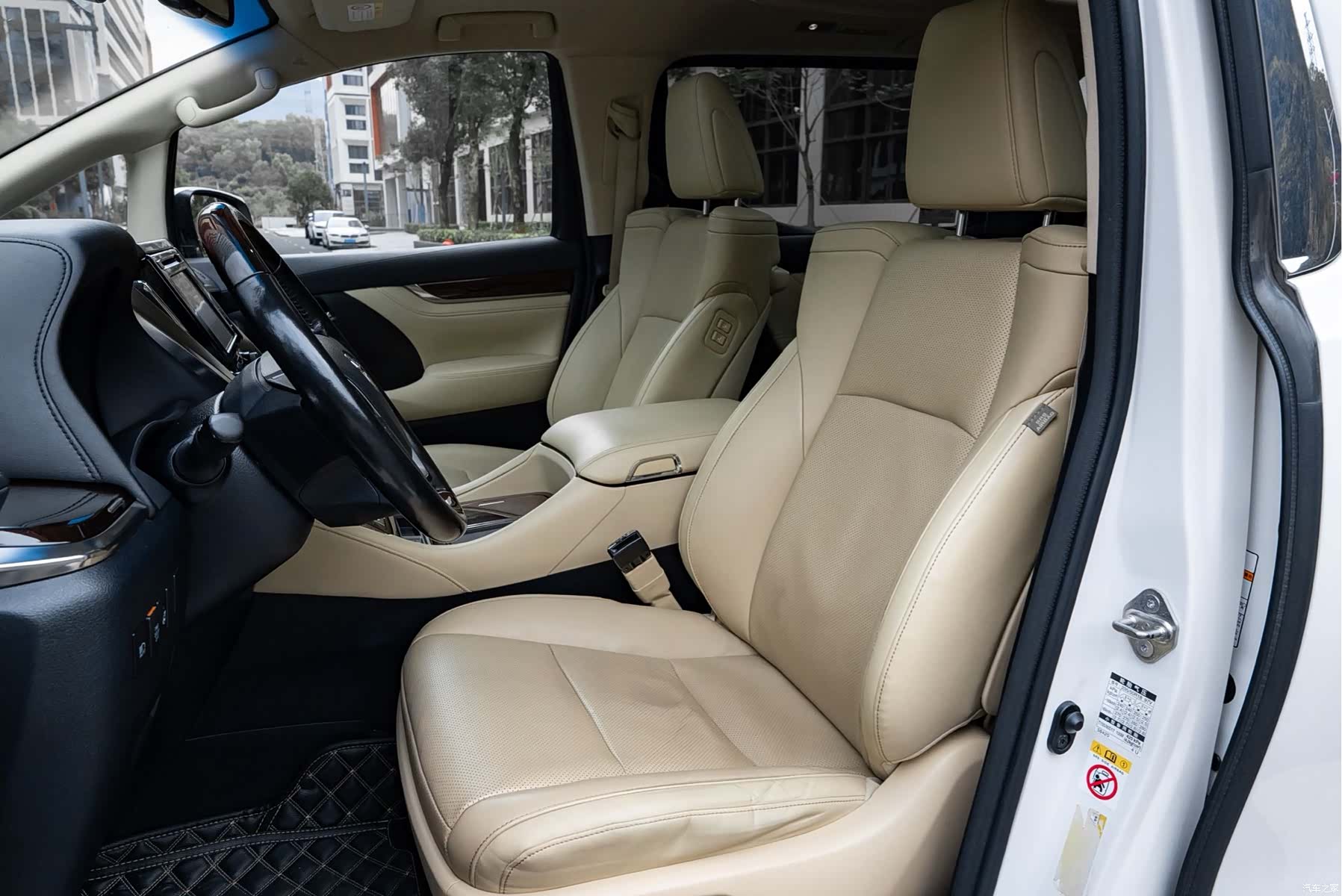 Toyota Alphard, 2017 6