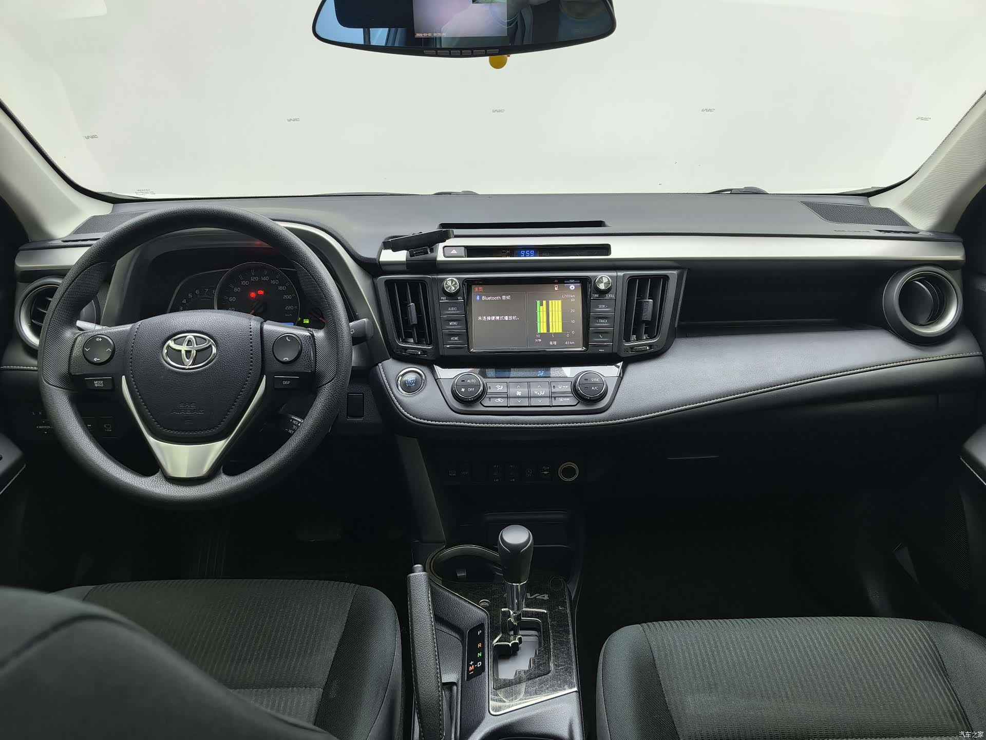 Toyota RAV4, 2017 10