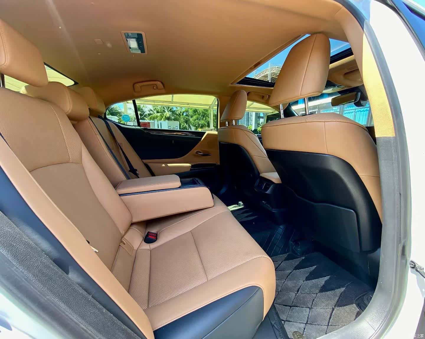 Lexus ES, 2023 9
