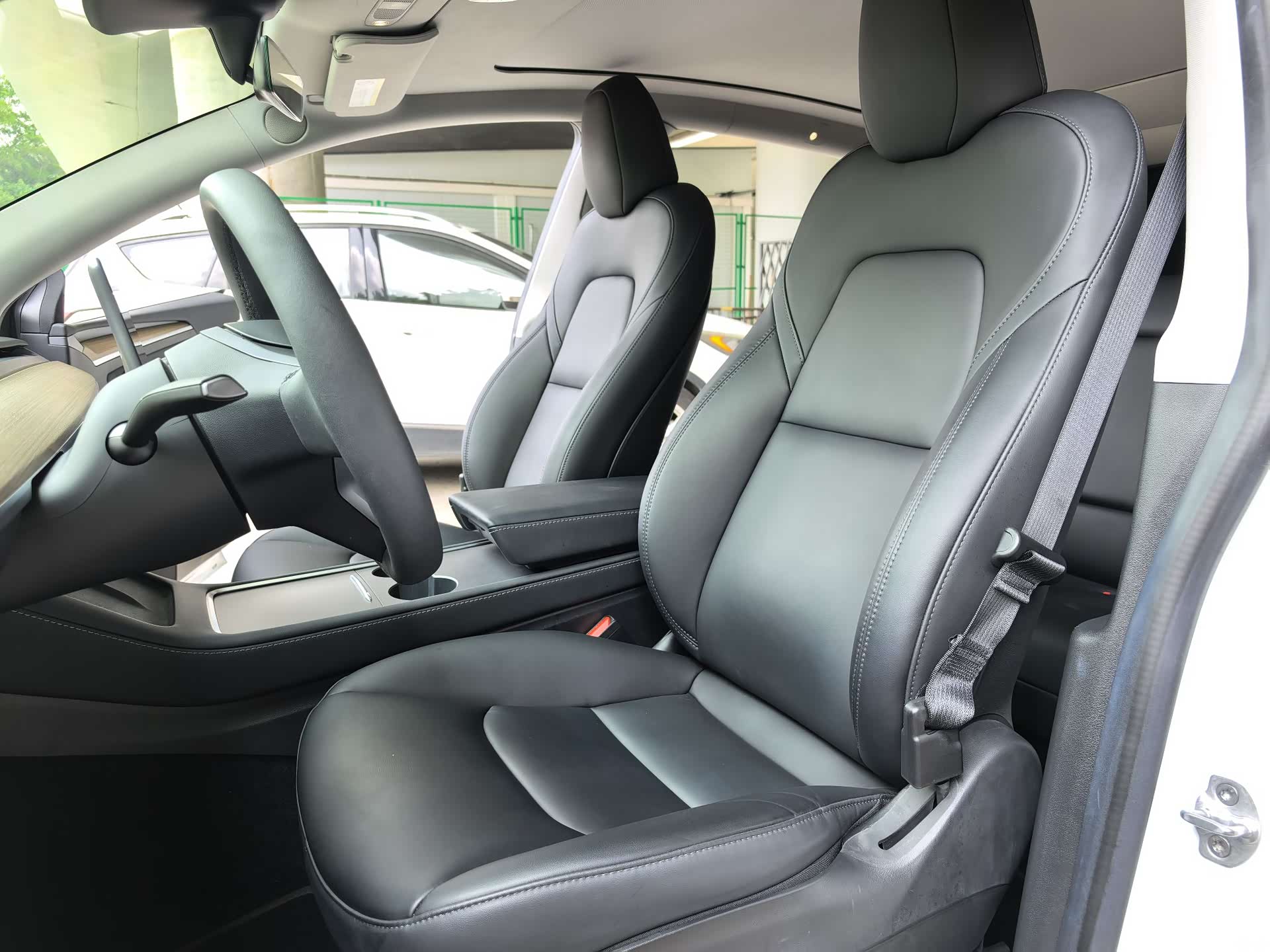 Tesla Model Y, 2022 все фото