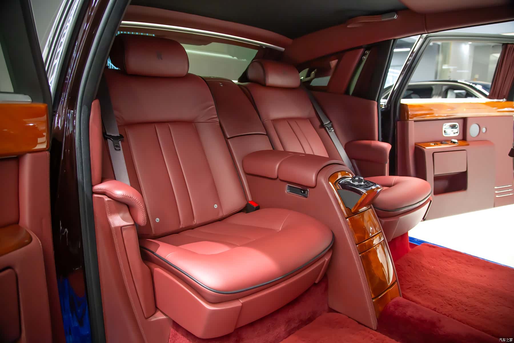 Rolls-Royce Phantom, 2014 9