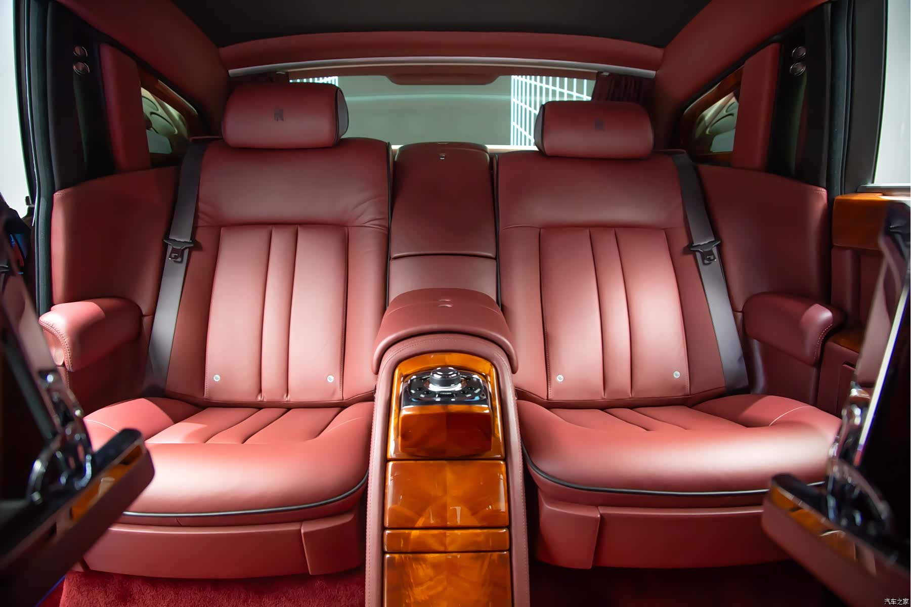 Rolls-Royce Phantom, 2014 10