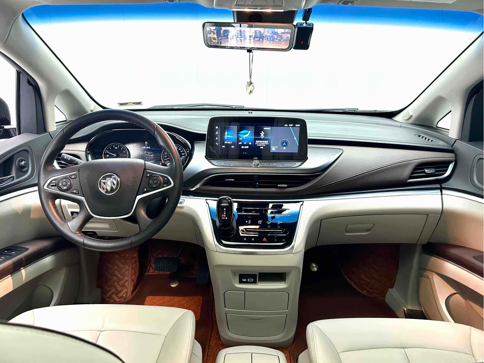 Buick GL8, 2022 9