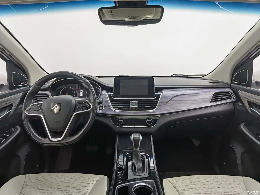 Wuling 730, 2018 все фото