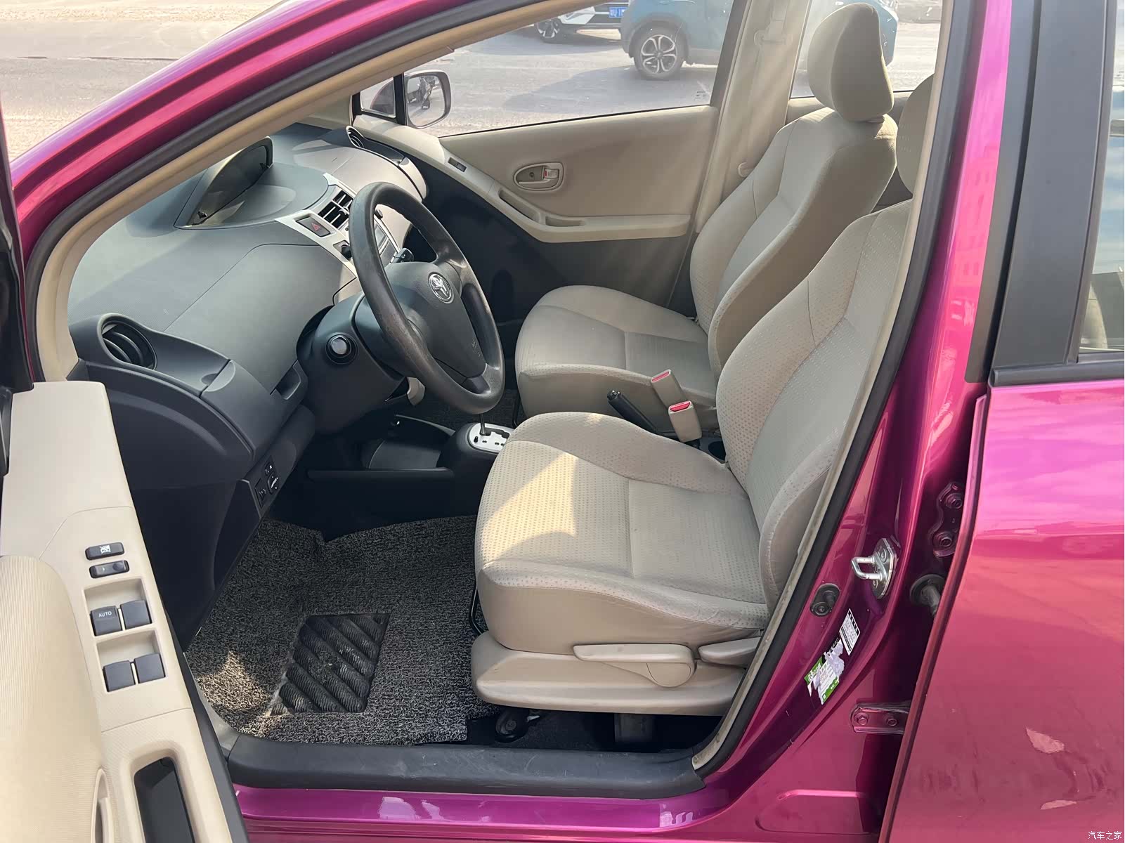 Toyota 1.6E, 2012 все фото