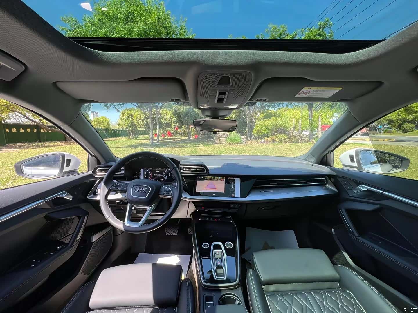 Audi Flying Spur, 2025 все фото