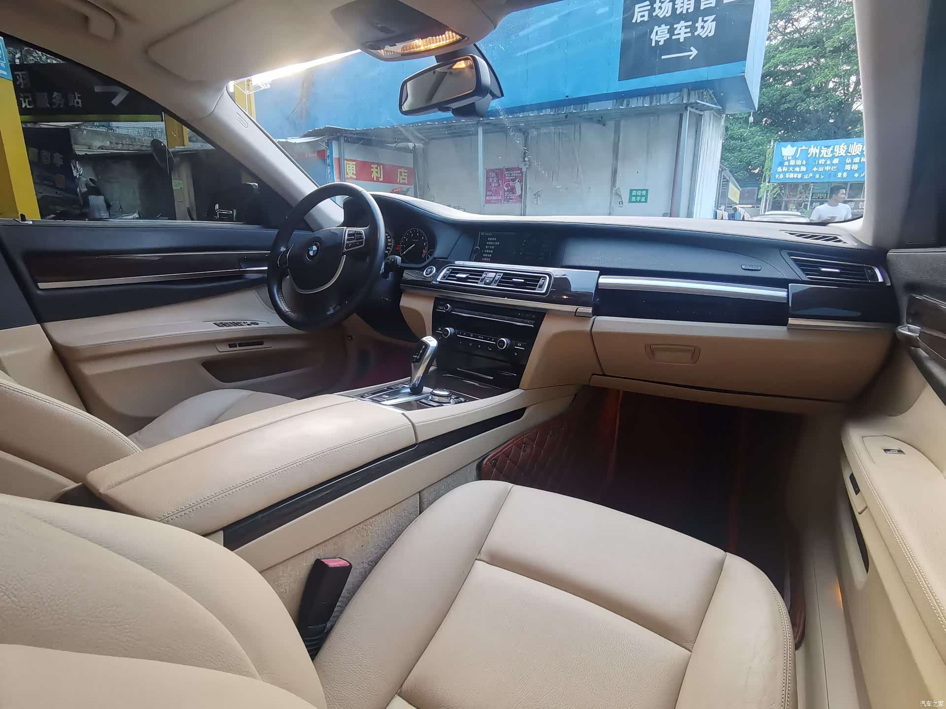 BMW 7 Series, 2011 10
