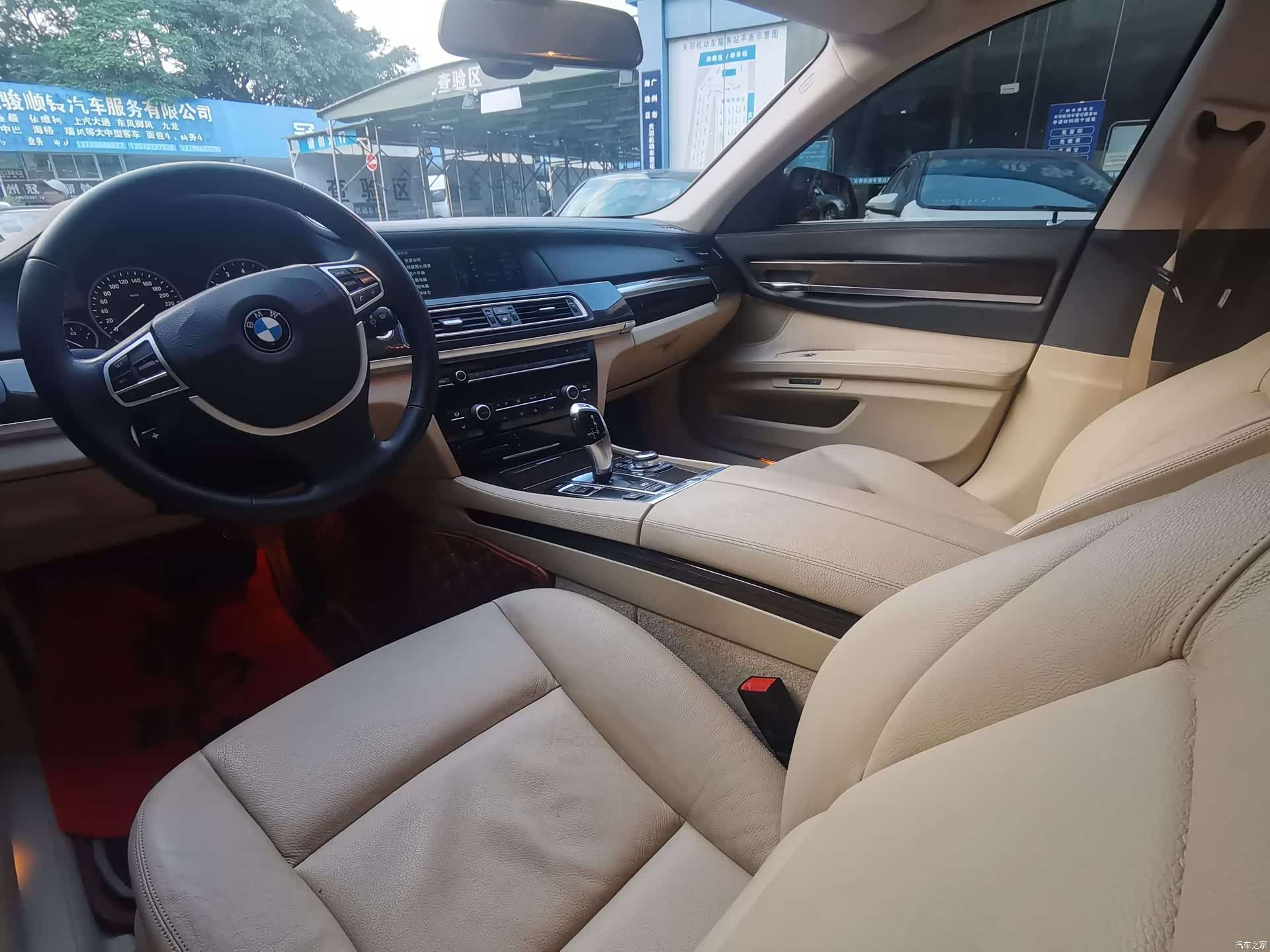 BMW 7 Series, 2011 9