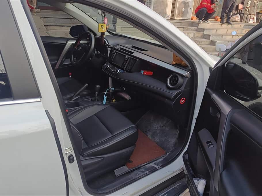 Toyota RAV4 Rongfang