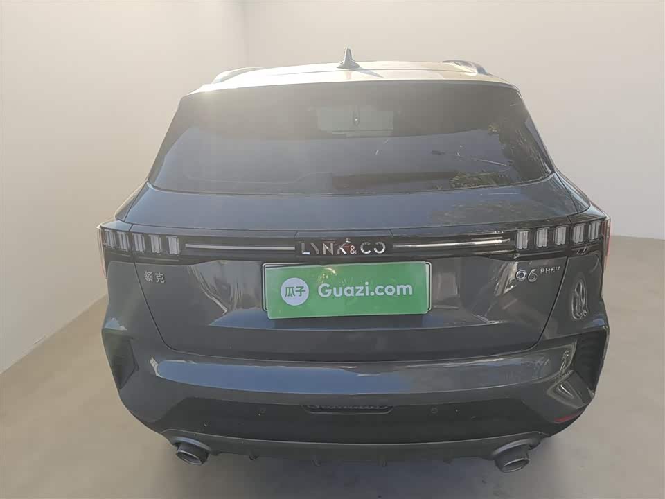 Lynk & Co 06 EM-P