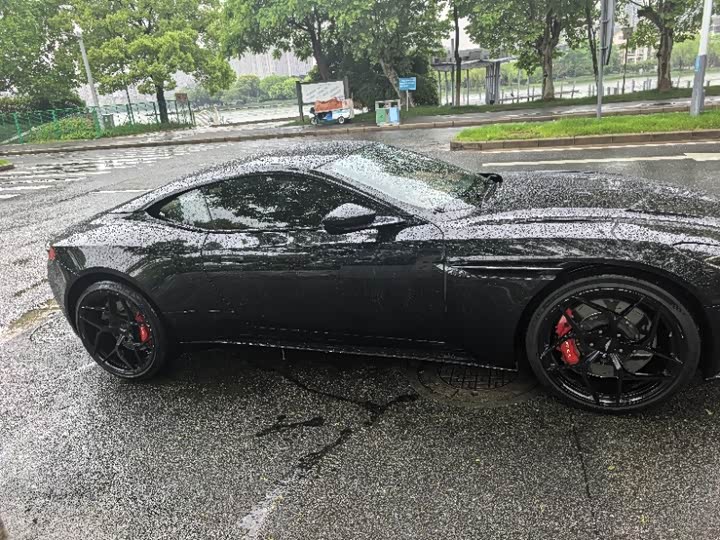 Aston Martin DB11 2019 4.0T V8 Coupe