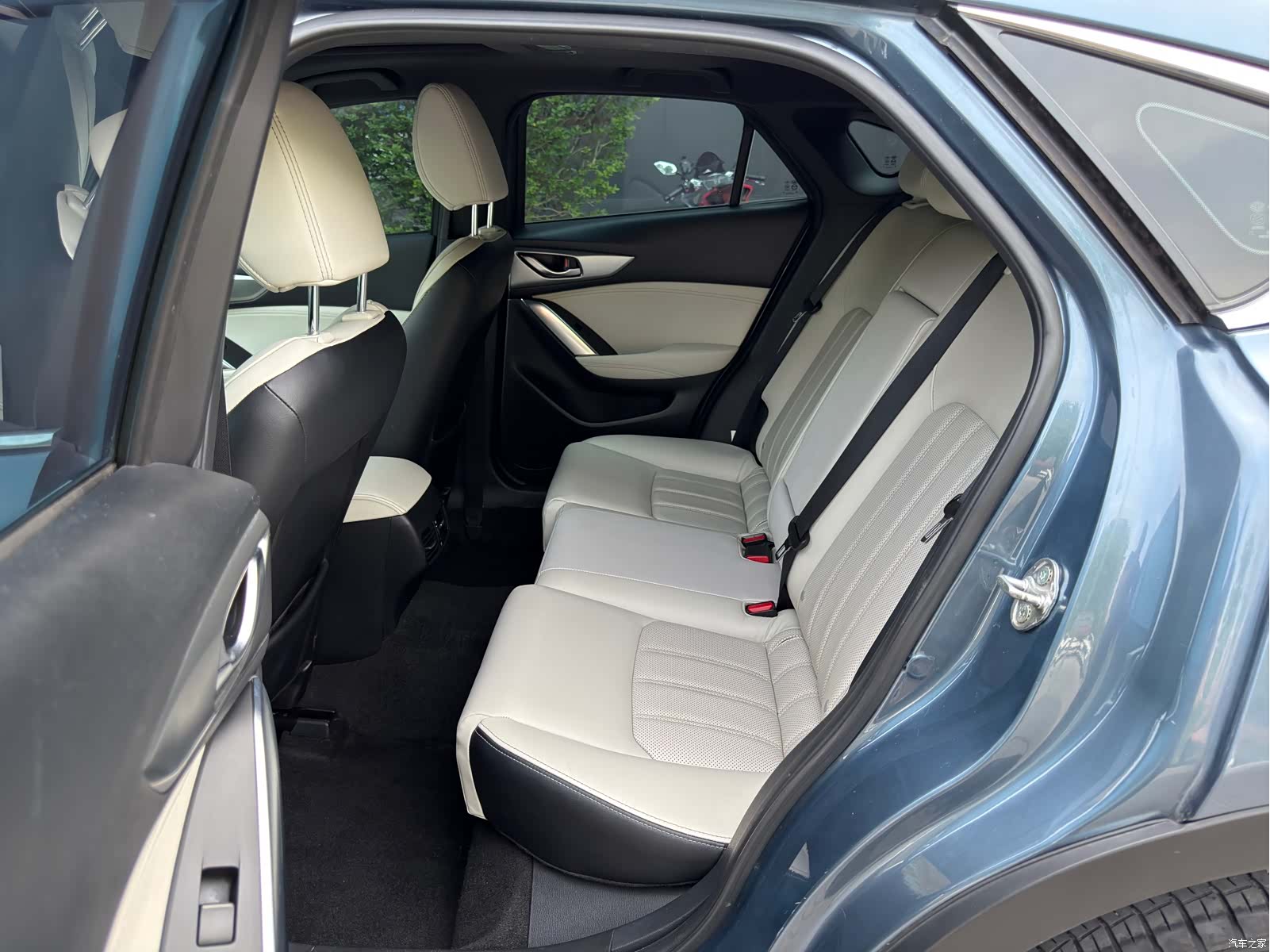 Mazda CX-4, 2016 11