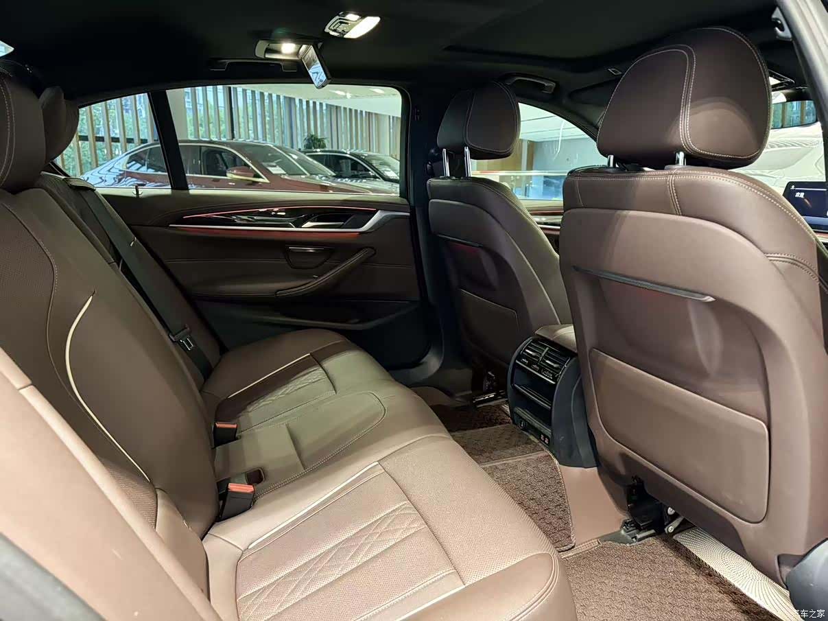 BMW 5 Series, 2023 16