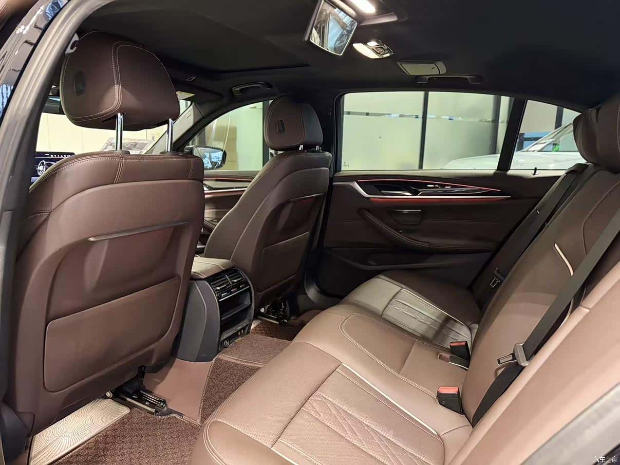 BMW 5 Series, 2023 14