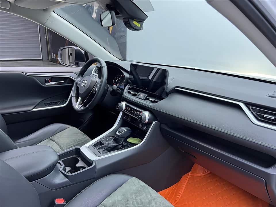 Toyota RAV4 Rongfang