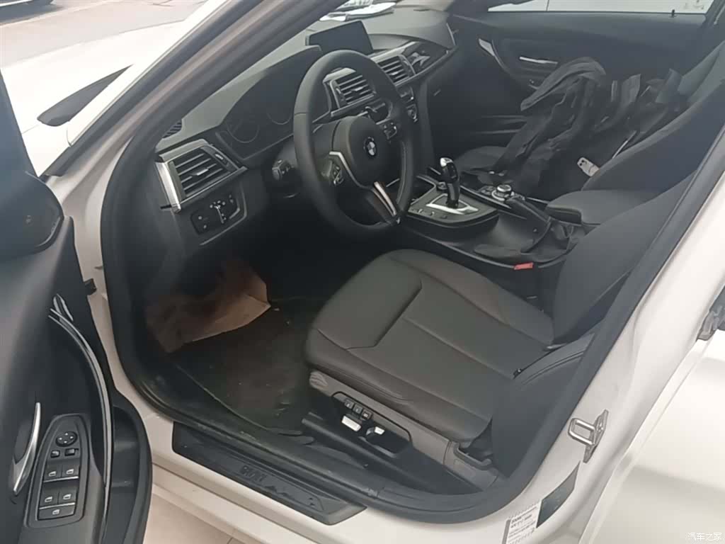 BMW 3 Series, 2016 16